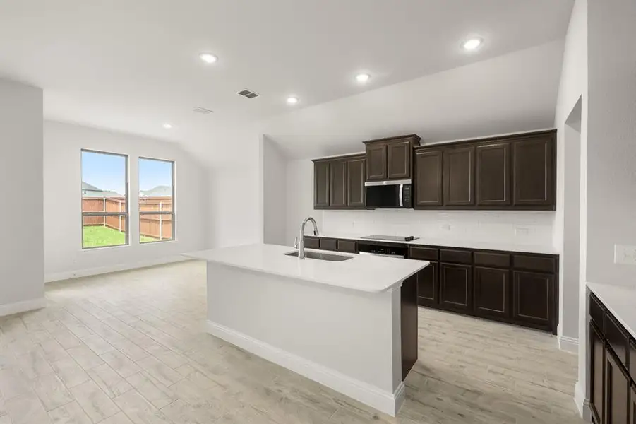 325 Comfort- Kitchen-3 325 Comfort- Kitchen-3