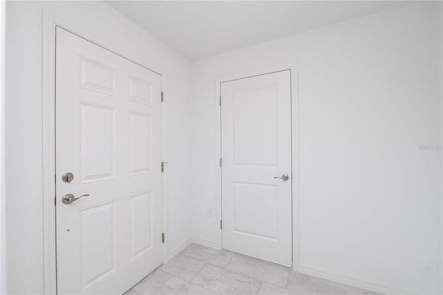 Spacious, unfurnished interior of a new home in , Winter Haven (Image 27).