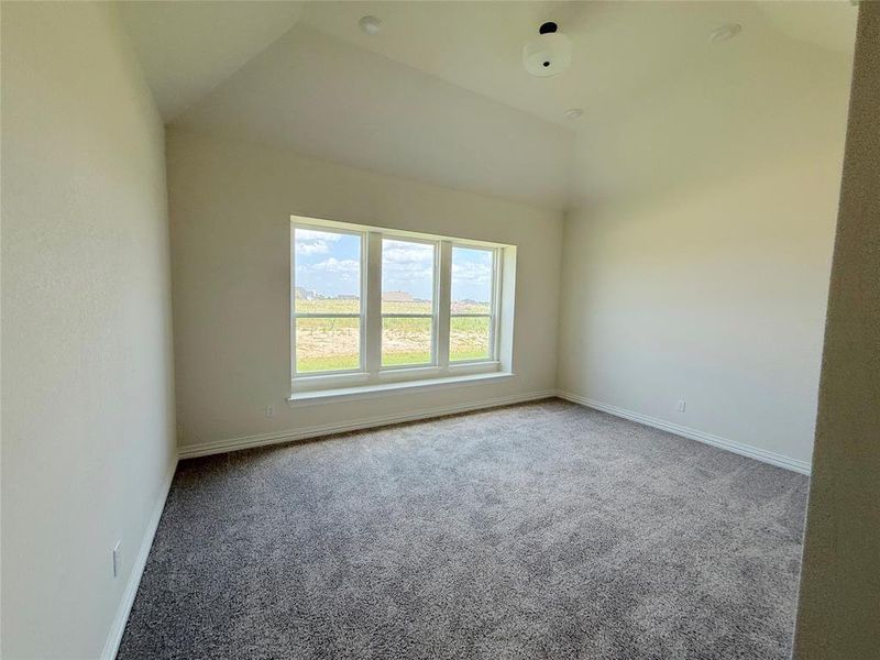 Spacious, unfurnished interior of a new home in Windmill Creeks, Weatherford (Image 13).