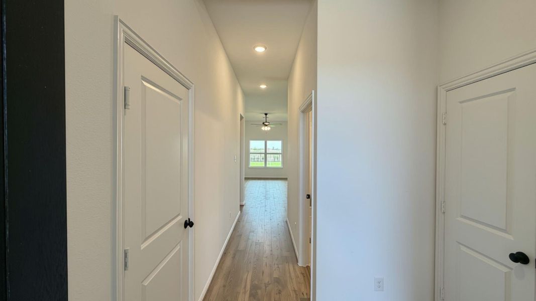 Spacious, unfurnished interior of a new home in Azalea, Pattison (Image 4).