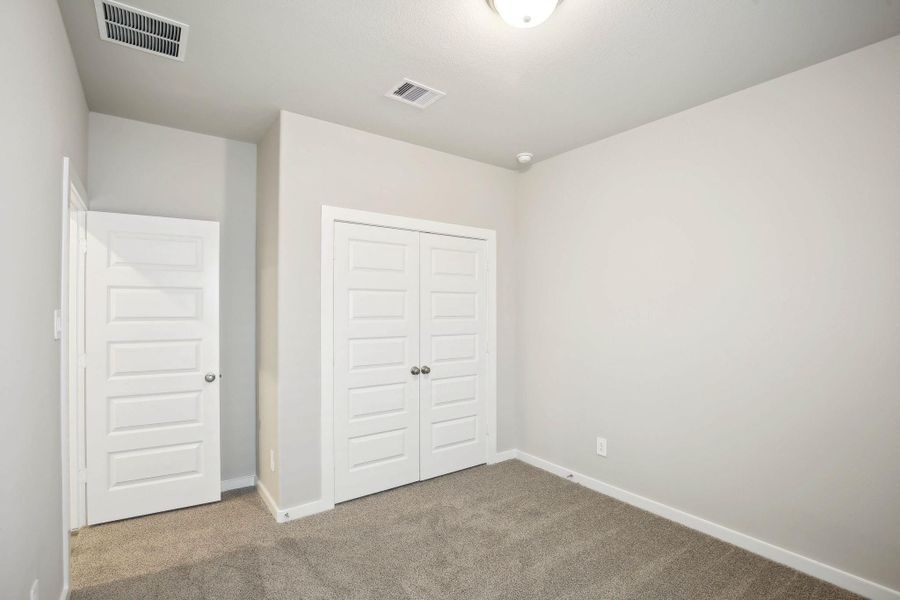 Photo is not of the actual home, but is an inspirational photo of builder’s model home and may depict options, furnishings, and/or decorator features that are not included Photo is not of the actual home, but is an inspirational photo of builder’s model home and may depict options, furnishings, and/or decorator features that are not included