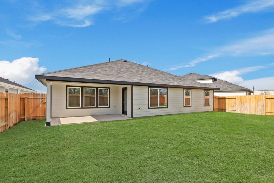 Exterior details and patio area of a home in Medina, Dayton (Image 3).