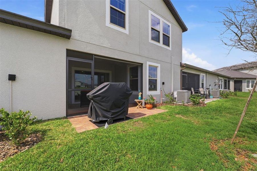 Exterior details and patio area of a home in , San Antonio (Image 4).
