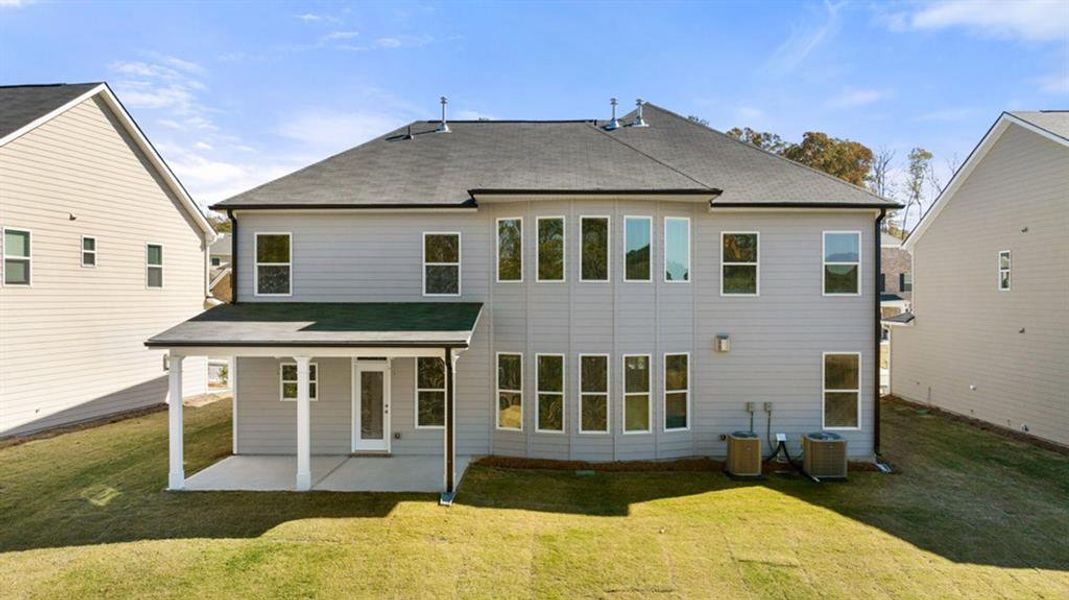 Exterior details and patio area of a home in Heritage Pointe, Senoia (Image 2).