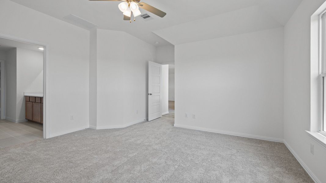 Furnished interior view inside a new home in Oakwood Estates, Waller (Image 32).