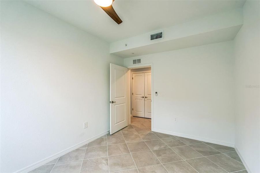 Spacious, unfurnished interior of a new home in , Venice (Image 18).