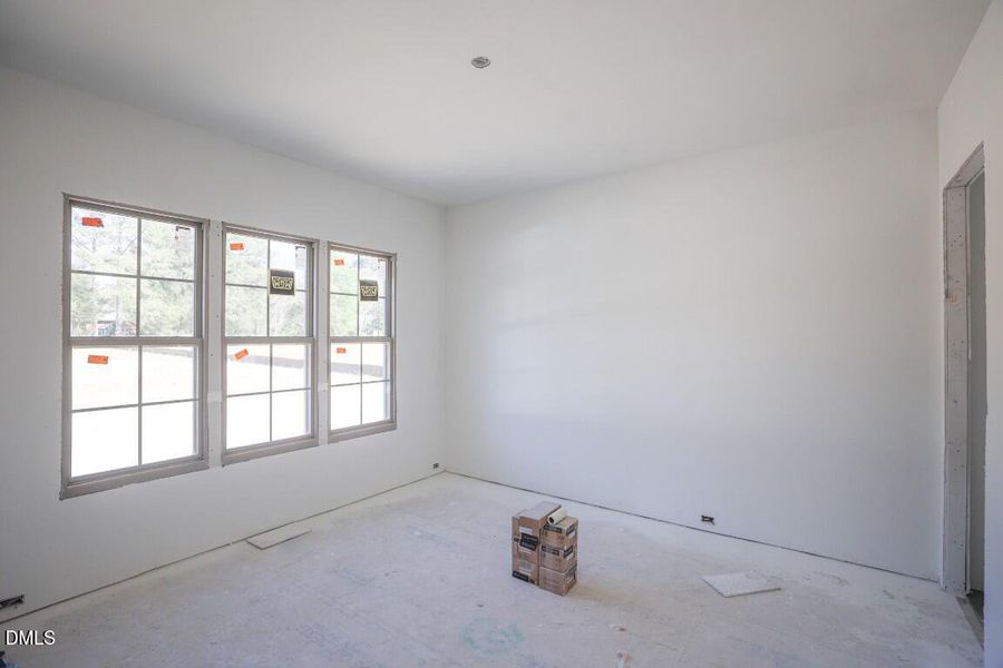 GQ6A1524 (Medium) GQ6A1524 (Medium)