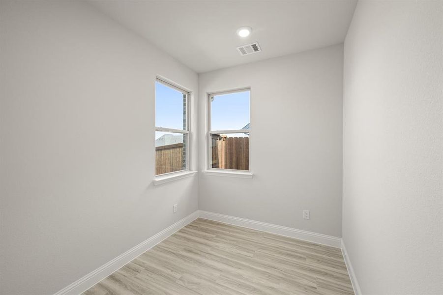 725 Carriage- Office-1