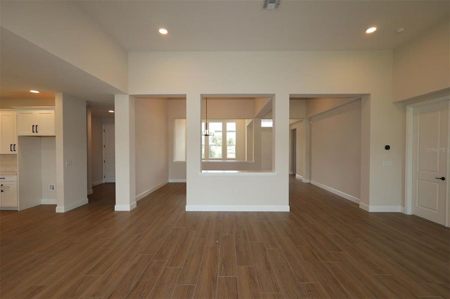 Spacious, unfurnished interior of a new home in Solace at Corner Lake, Orlando (Image 49). Spacious, unfurnished interior of a new home in Solace at Corner Lake, Orlando (Image 49).
