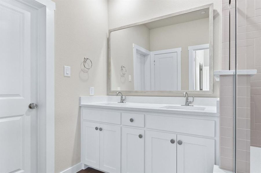 020-723ProsperLane-Wylie-TX-75098-PrimaryBathroom.jpg-SMALL 020-723ProsperLane-Wylie-TX-75098-PrimaryBathroom.jpg-SMALL