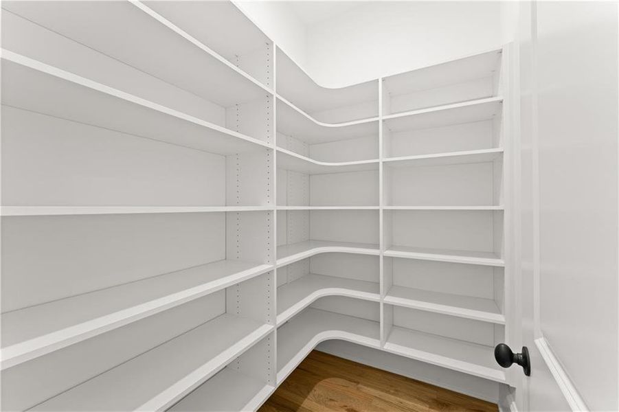 Spacious, unfurnished interior of a new home in Woodford, Acworth (Image 30).