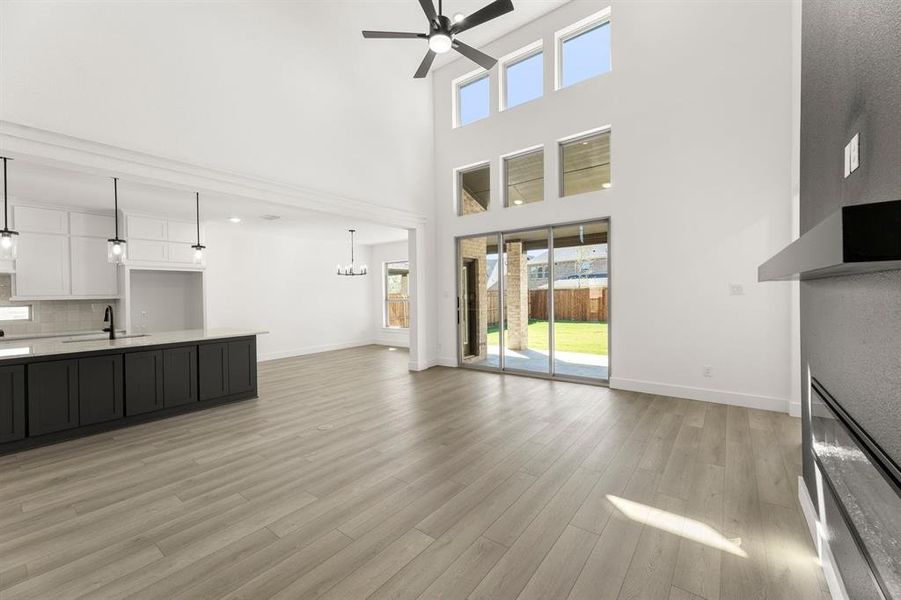 Spacious, unfurnished interior of a new home in Valencia on The Lake, Little Elm (Image 35).