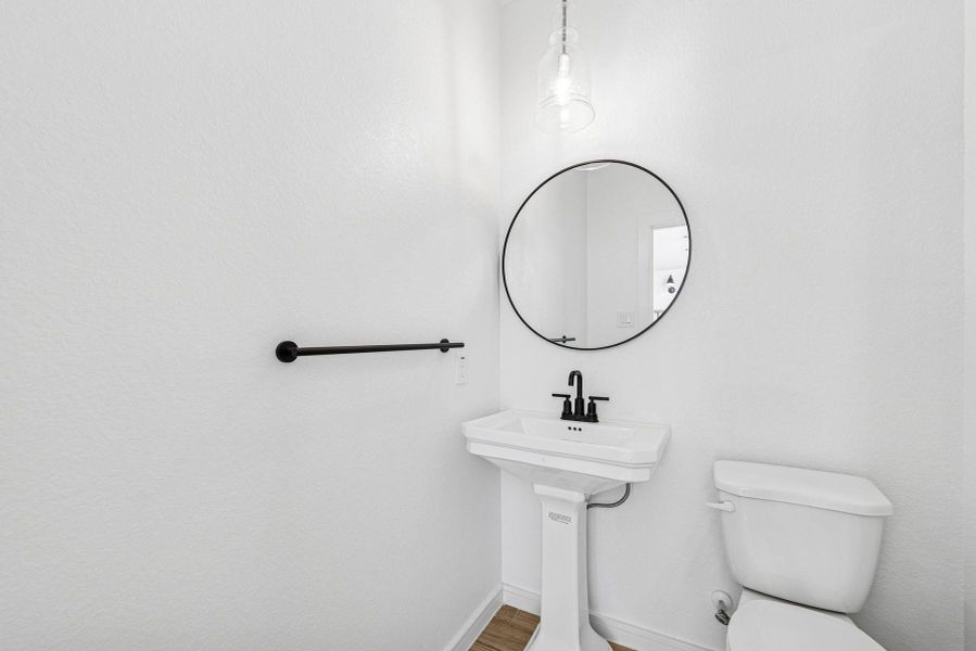 Half bath (*Photo not of actual home and used for illustration purposes only.) Half bath (*Photo not of actual home and used for illustration purposes only.)