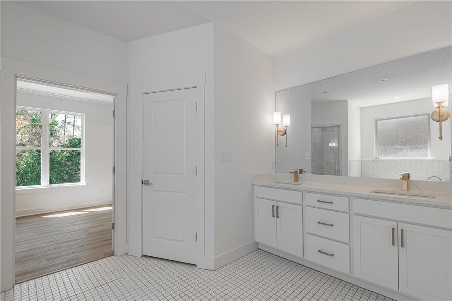 Furnished interior view inside a new home in , Nacogdoches (Image 7).