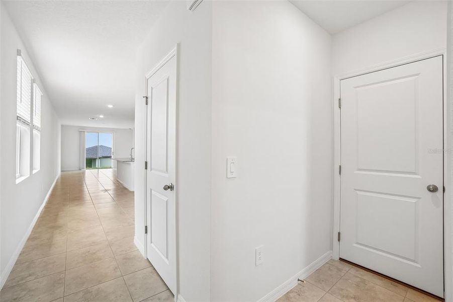 Spacious, unfurnished interior of a new home in Hamilton Bluff - Classic Series, Lake Hamilton (Image 25).