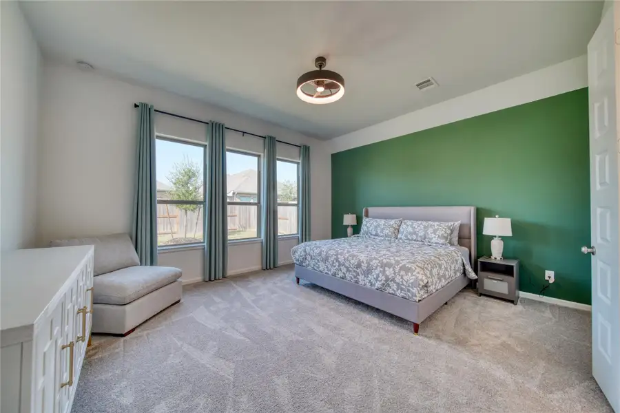 Furnished interior view inside a new home in Meridiana 40'/45', Manvel (Image 10).