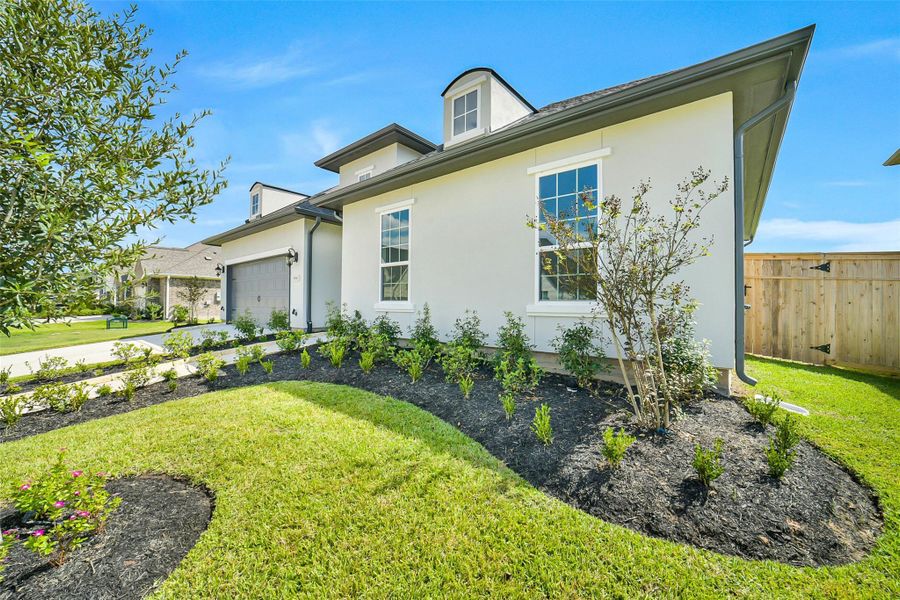 Exterior details and patio area of a home in Sienna 65', Missouri City (Image 27).