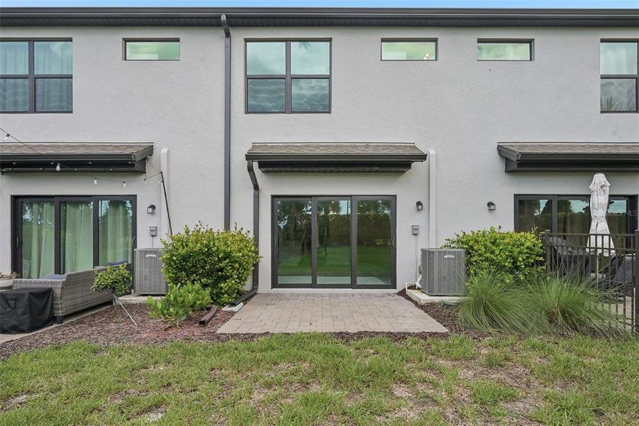 Exterior details and patio area of a home in , Sarasota (Image 3).