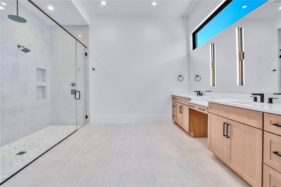 Furnished interior view inside a new home in , Orlando (Image 22).