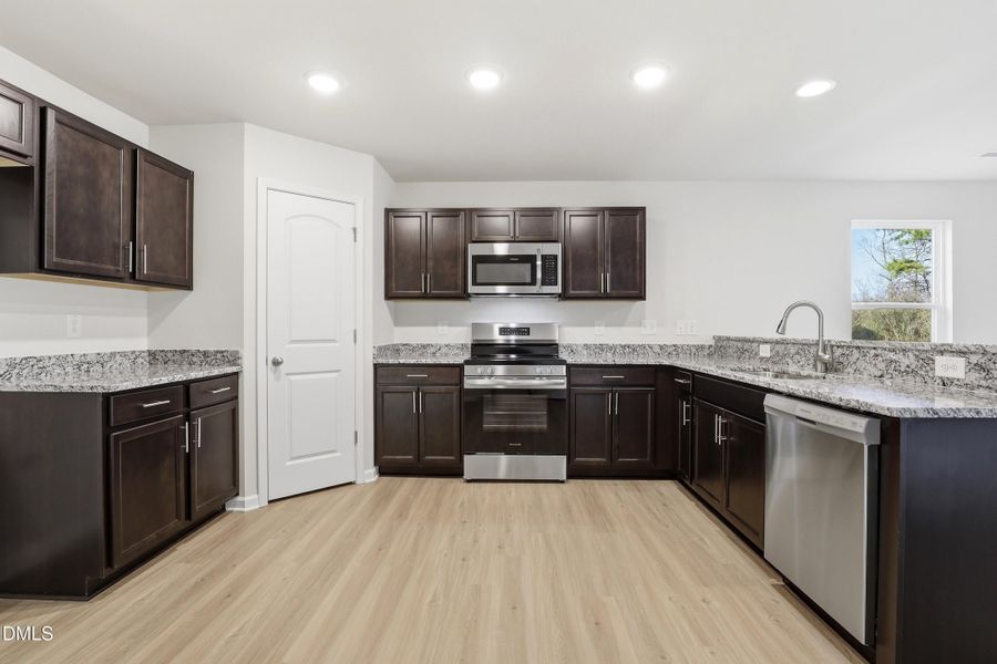 08-202 Streamlet Dr-8