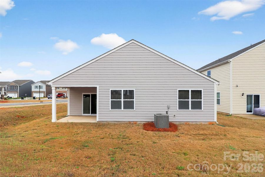 Exterior details and patio area of a home in Fergus Crossing, York (Image 17).