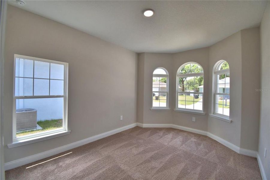 Spacious, unfurnished interior of a new home in , Winter Haven (Image 26).