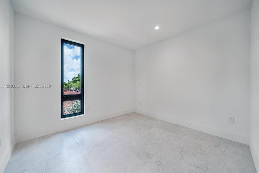 Spacious, unfurnished interior of a new home in , Miami (Image 20).