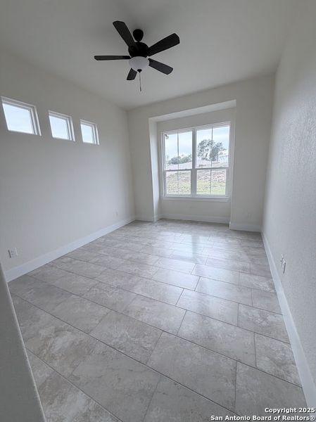 Spacious, unfurnished interior of a new home in , Floresville (Image 18).