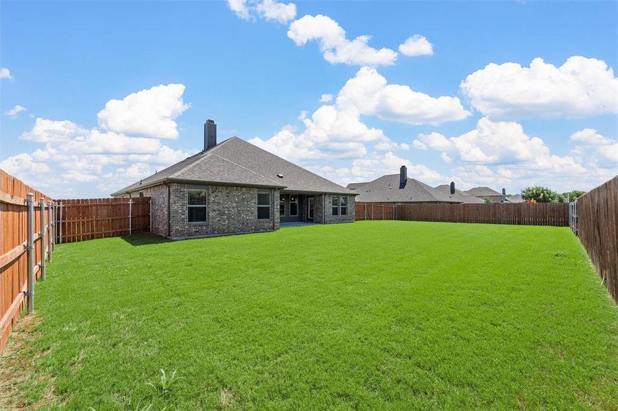Front exterior of a new home in Stoneridge, Hewitt, TX, highlighting curb appeal (Image 19). Front exterior of a new home in Stoneridge, Hewitt, TX, highlighting curb appeal (Image 19).
