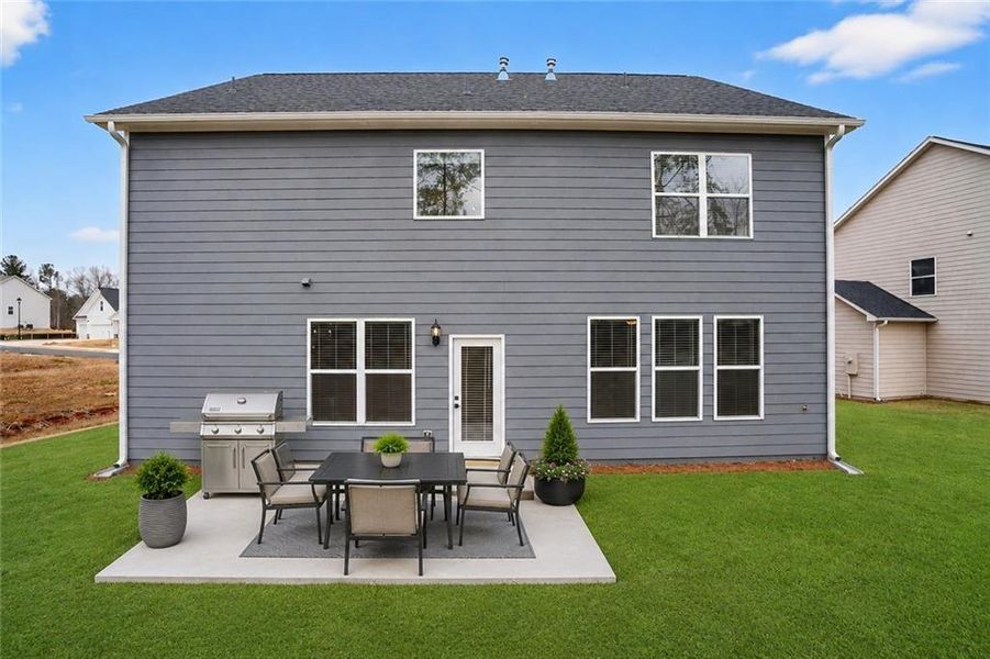 Exterior details and patio area of a home in , Villa Rica (Image 3).