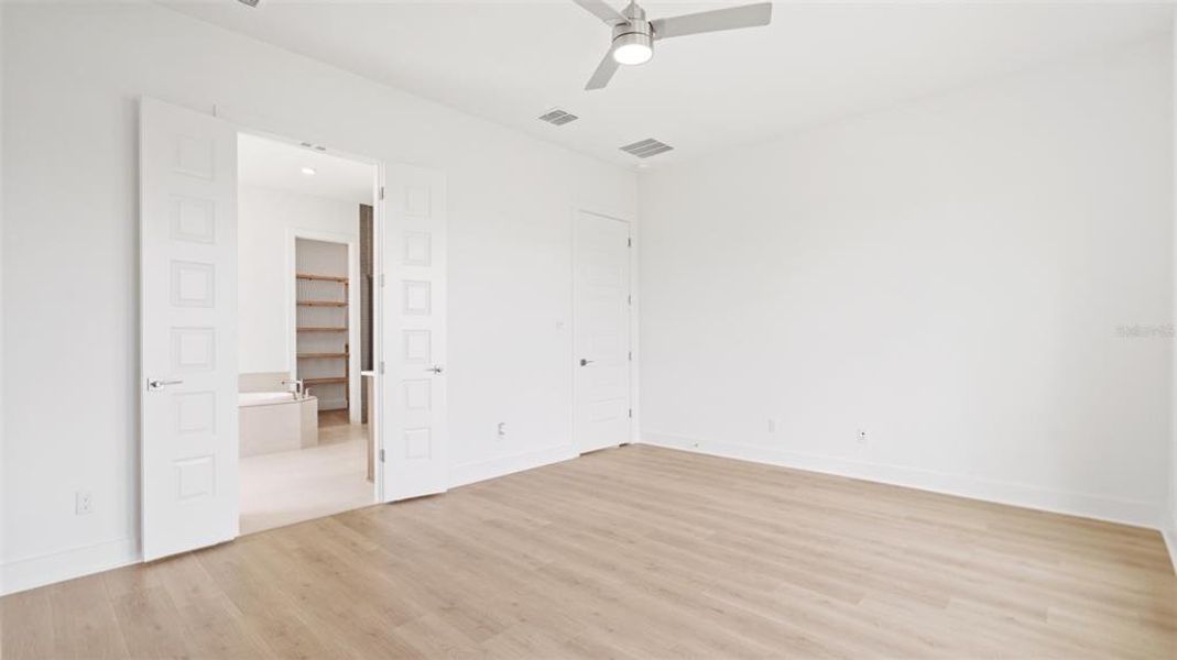 Spacious, unfurnished interior of a new home in Magnolia Bay 50', Nokomis (Image 8). Spacious, unfurnished interior of a new home in Magnolia Bay 50', Nokomis (Image 8).