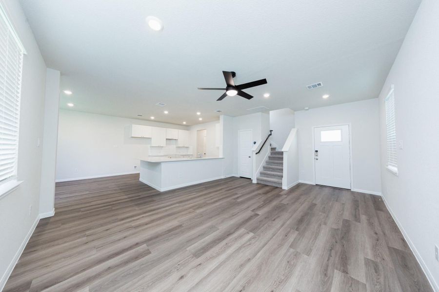 Spacious, unfurnished interior of a new home in Bammel Oaks, Houston (Image 22).