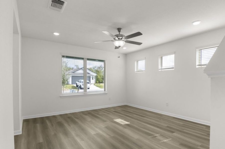 Spacious, unfurnished interior of a new home in Blanco Vista, San Marcos (Image 6).