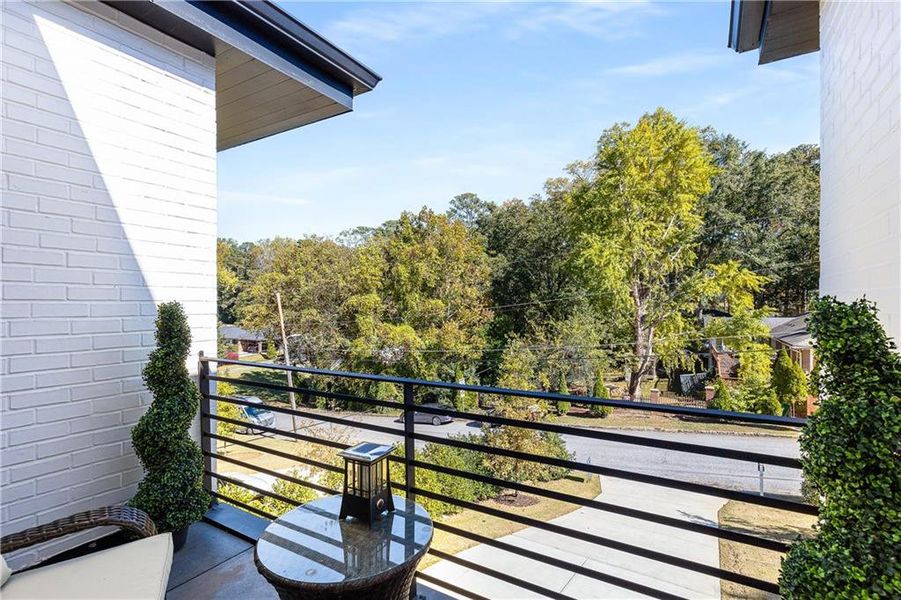 Exterior details and patio area of a home in , Brookhaven (Image 22).