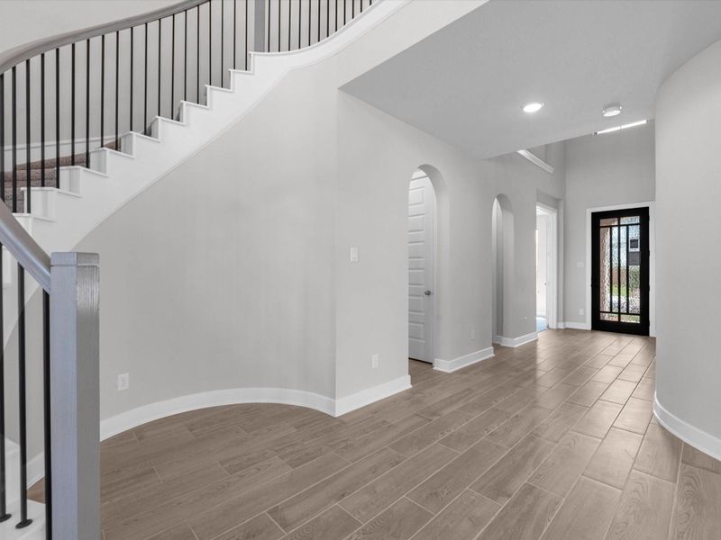 Spacious, unfurnished interior of a new home in Lago Mar - 60', Texas City (Image 20). Spacious, unfurnished interior of a new home in Lago Mar - 60', Texas City (Image 20).