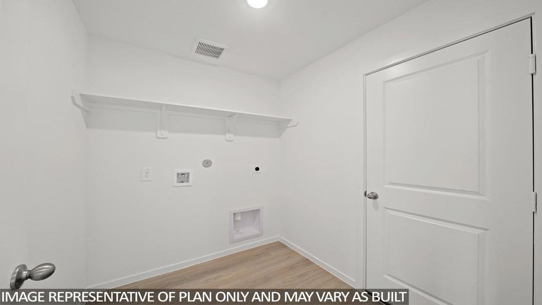 Spacious, unfurnished interior of a new home in The Canopies, Splendora (Image 9).