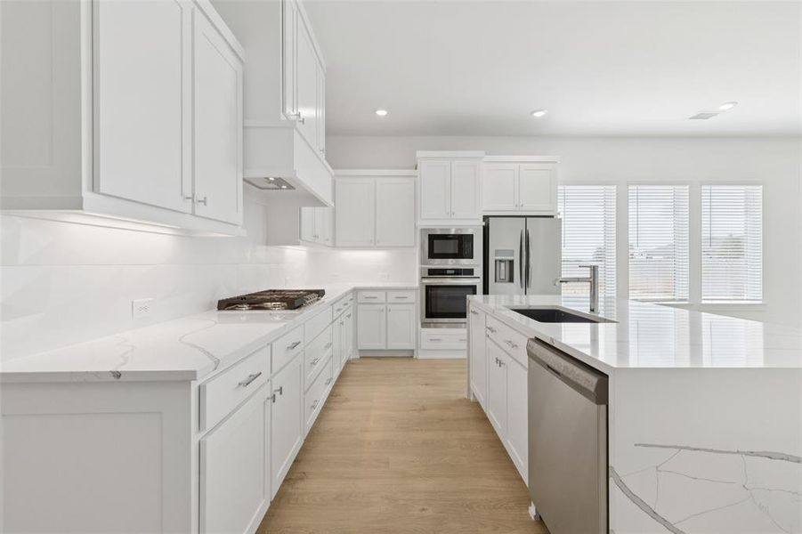 Beautiful cabinetry, gorgeous countertops and striking stainless steel create the kitchen of your dreams! Beautiful cabinetry, gorgeous countertops and striking stainless steel create the kitchen of your dreams!