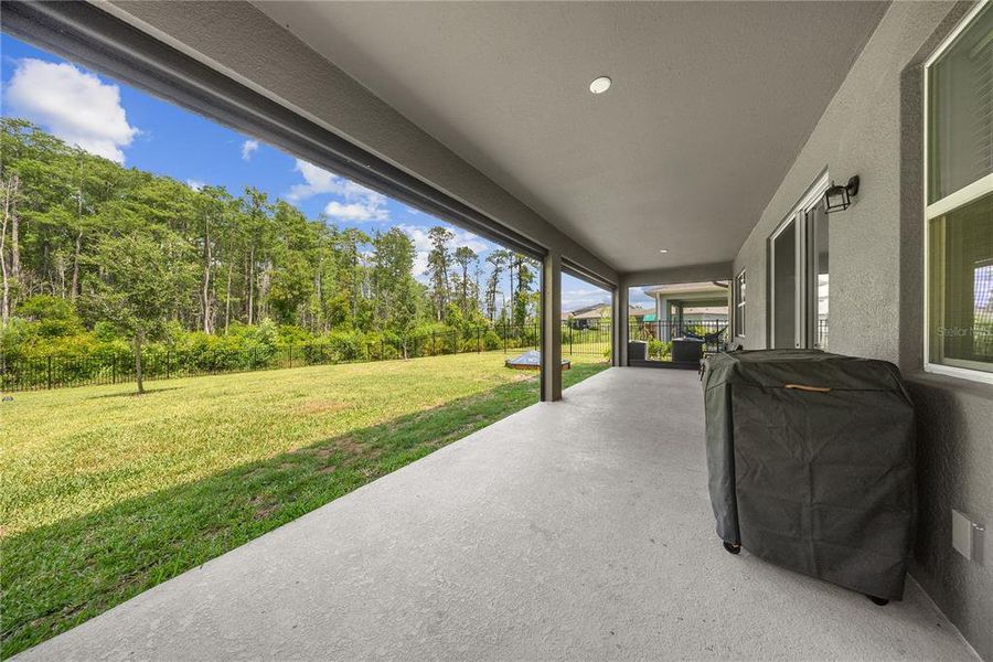 Exterior details and patio area of a home in Meridian Parks, Orlando (Image 3). Exterior details and patio area of a home in Meridian Parks, Orlando (Image 3).