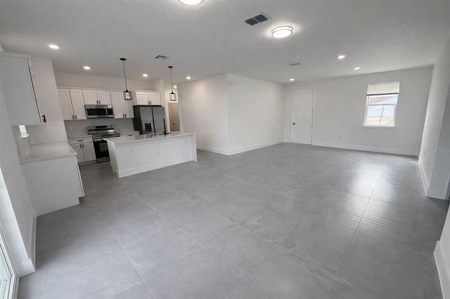 Spacious, unfurnished interior of a new home in , Ocala (Image 17).