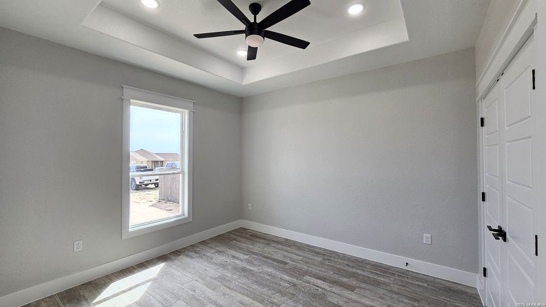 Spacious, unfurnished interior of a new home in , La Vernia (Image 34).
