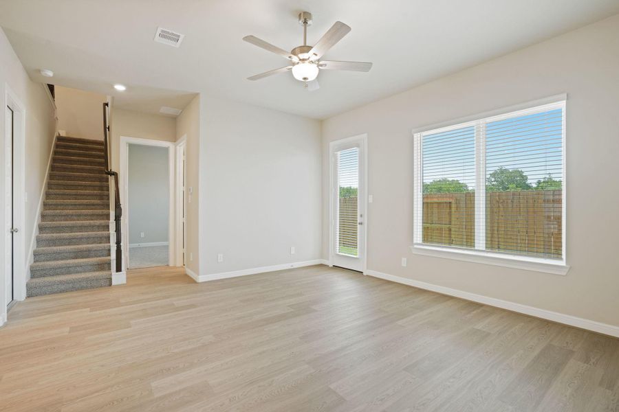 Spacious, unfurnished interior of a new home in Kemah Crossing - Luxe Series, Kemah (Image 23).