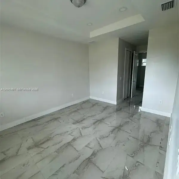 Spacious, unfurnished interior of a new home in , Lehigh Acres (Image 3).