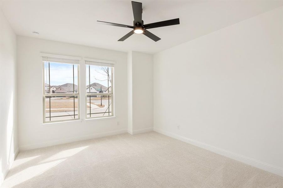 Spacious, unfurnished interior of a new home in Willow Wood, McKinney (Image 33).