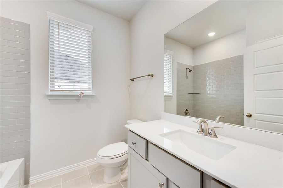 Furnished interior view inside a new home in Walden Pond, Forney (Image 12).