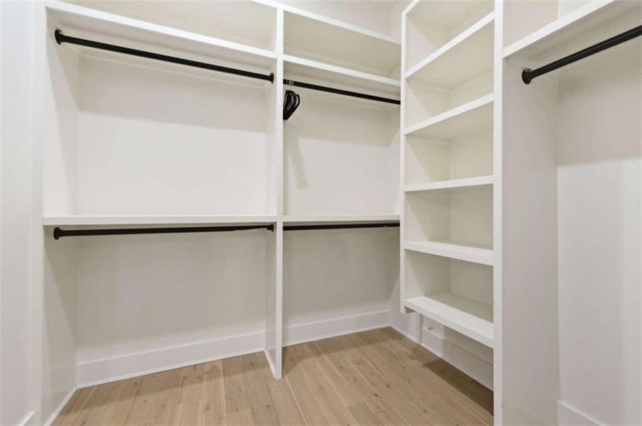 Spacious, unfurnished interior of a new home in , Atlanta (Image 26).