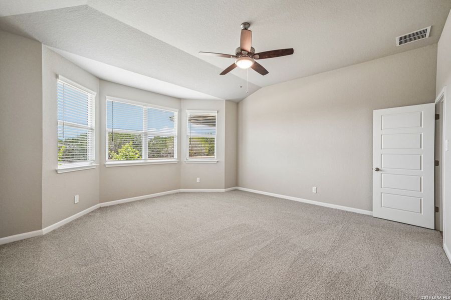 Spacious, unfurnished interior of a new home in Thomas Pond, San Antonio (Image 39). Spacious, unfurnished interior of a new home in Thomas Pond, San Antonio (Image 39).