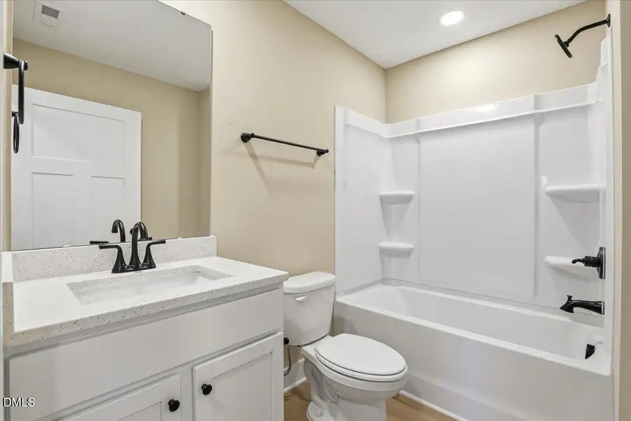 29-215 N Lumber St-29