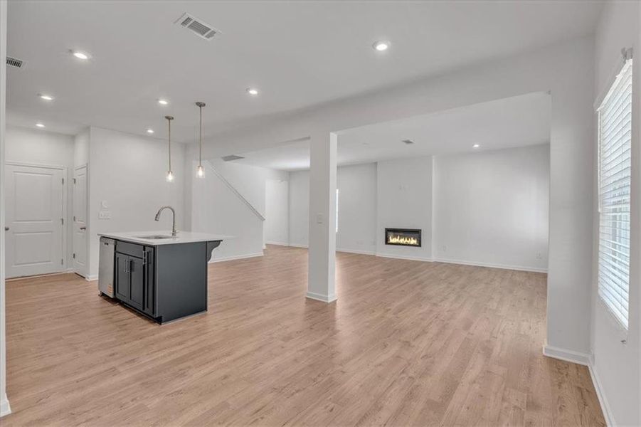 Spacious, unfurnished interior of a new home in The View at Groover's Lake, Lithia Springs (Image 25).