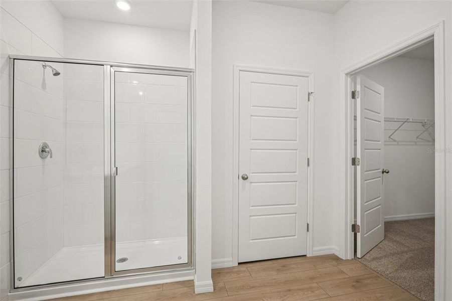 Spacious, unfurnished interior of a new home in , Lakeland (Image 32).