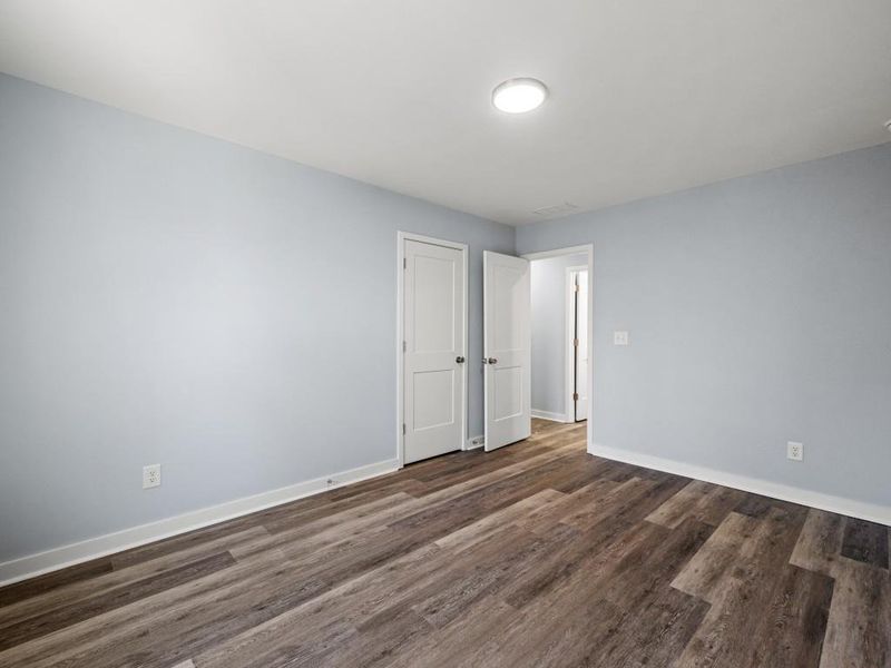 Spacious, unfurnished interior of a new home in , Gainesville (Image 18).